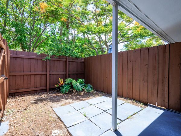 1100 NE 11th Avenue, Unit Apt 4, Fort Lauderdale, FL 33304