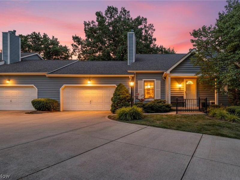 42 Pond Drive, Rocky River, OH 44116 Photo 2
