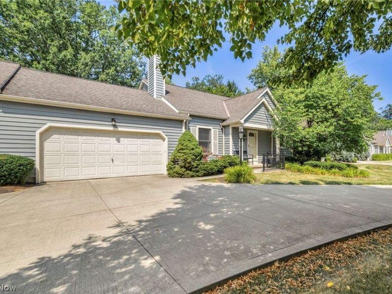 42 Pond Drive, Rocky River, OH 44116 Photo 3