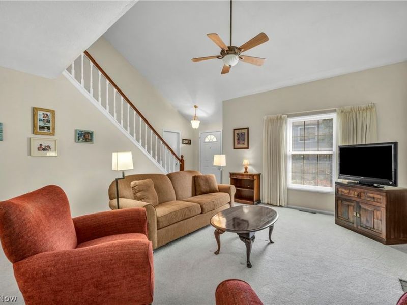42 Pond Drive, Rocky River, OH 44116 Photo 6