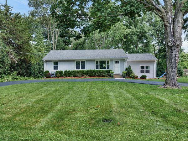 15776 W Woodbine Circle , Vernon Hills, IL 60061
