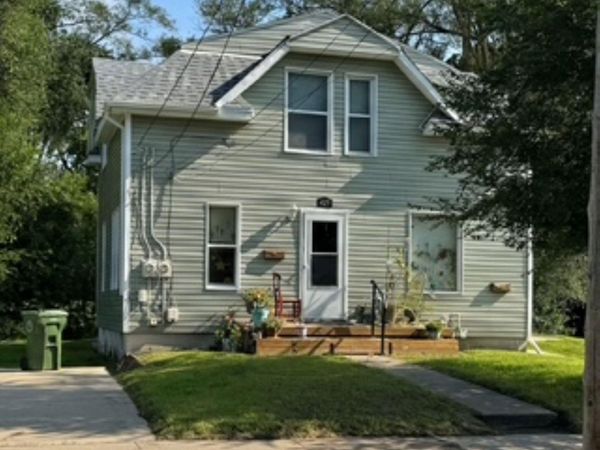 425 & 425 1/2 Webster Street, Waterloo, IA 50703
