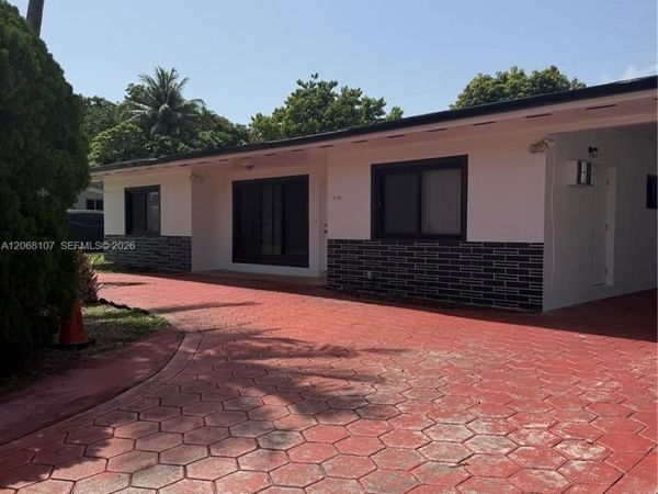 1150 NE 201st Ter , Miami, FL 33179