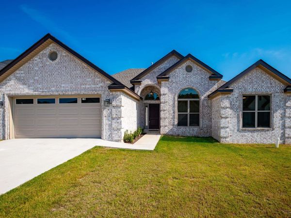 71 Corniche Cove , Maumelle, AR 72113