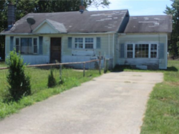 719 Main Street, Gravette, AR 72736