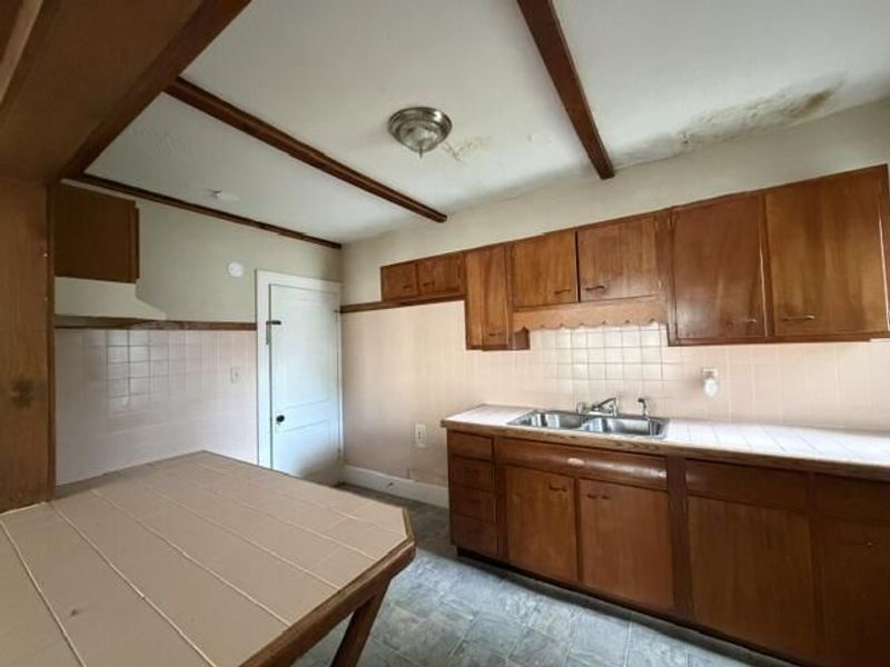468 E Cecil Street, Springfield, OH 45503 Photo 4