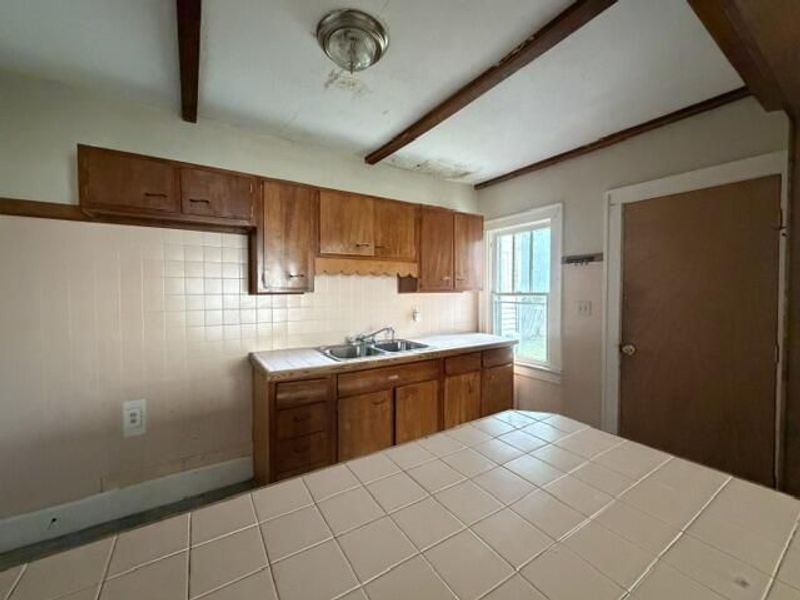 468 E Cecil Street, Springfield, OH 45503 Photo 5