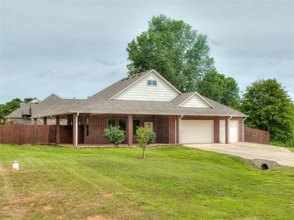 10000 Eagle Point, Newalla, OK 74857