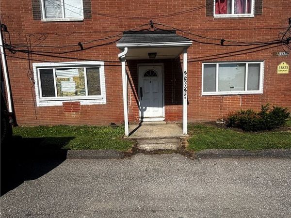 23823 Banbury Circle , Warrensville Heights, OH 44128