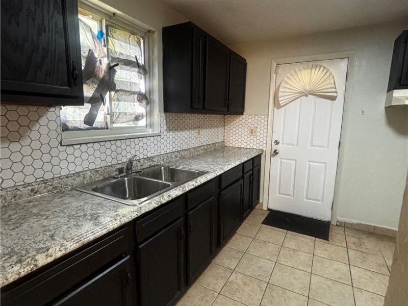 23823 Banbury Circle, Warrensville Heights, OH 44128 Photo 5