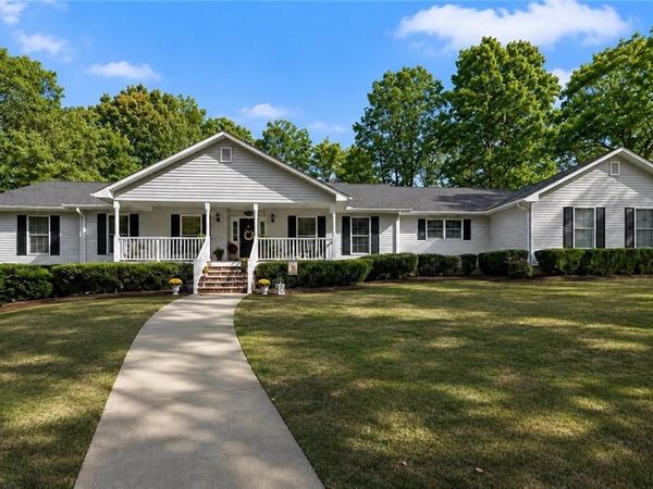305 Mountain Brook Road , Dawsonville, GA 30534