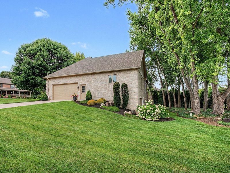 145 Countryside Drive, Troy, OH 45373 Photo 3