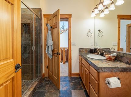 11715 Oslo Drive, Truckee, CA 96161 Photo