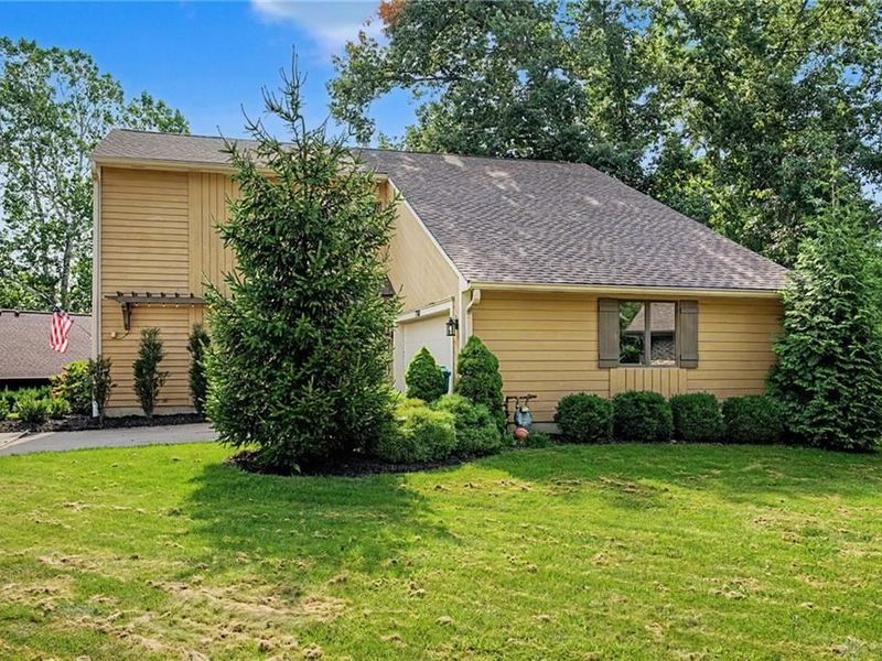 7700 N Winding Way, Tipp City, OH 45371 Photo 2
