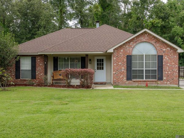 34824 Gravesbriar Dr, Denham Springs, LA 70706