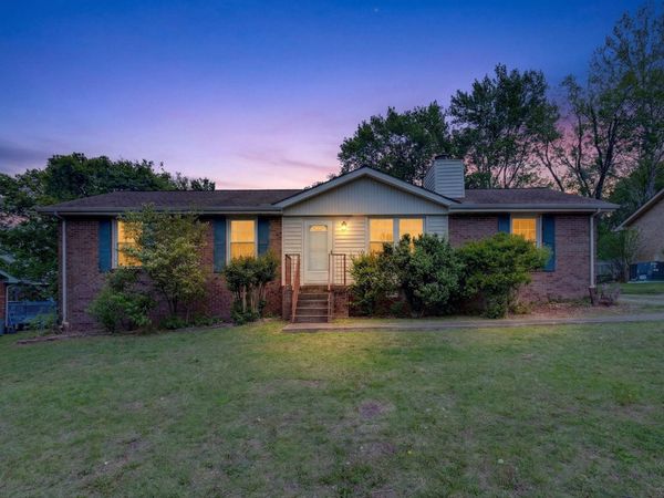 120 Hillwood Dr , Hendersonville, TN 37075