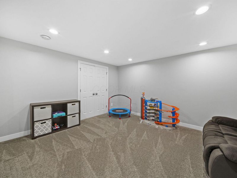 6851 Peachtree Circle, Westerville, OH 43082 Photo 53