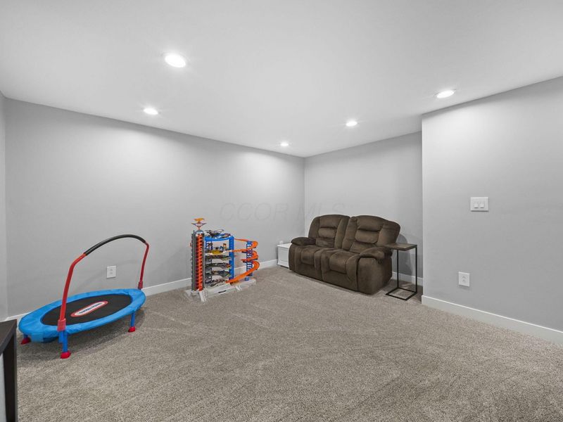 6851 Peachtree Circle, Westerville, OH 43082 Photo 56