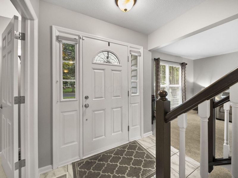 6851 Peachtree Circle, Westerville, OH 43082 Photo 9