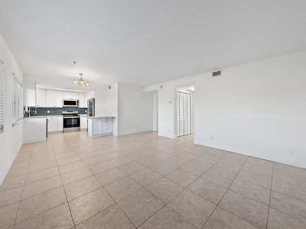 316 Southwind Court, Unit Apt 107, North Palm Beach, FL 33408