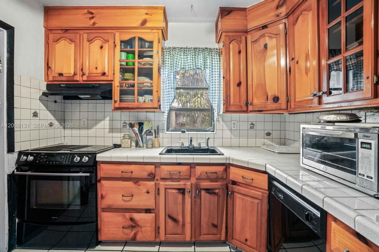 12547 NE 4th Ave , Unit 1, North Miami, FL 33161 Photo