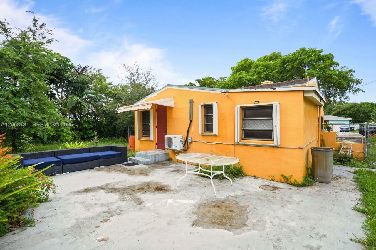 12547 NE 4th Ave , Unit 1, North Miami, FL 33161 Photo