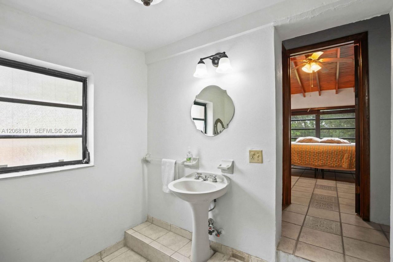12547 NE 4th Ave , Unit 1, North Miami, FL 33161 Photo