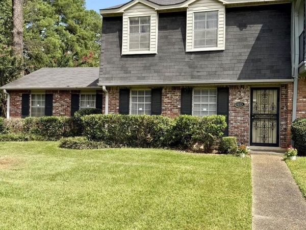 613 Greenbriar Drive, Pine Bluff, AR 71603