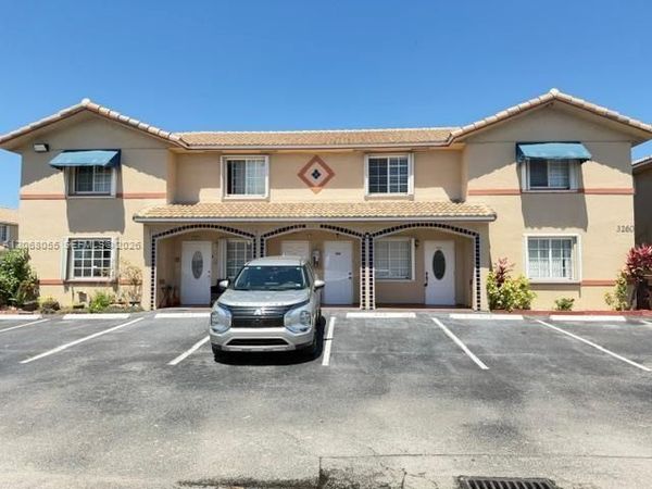 3260 W 70th St, Unit 202, Hialeah, FL 33018