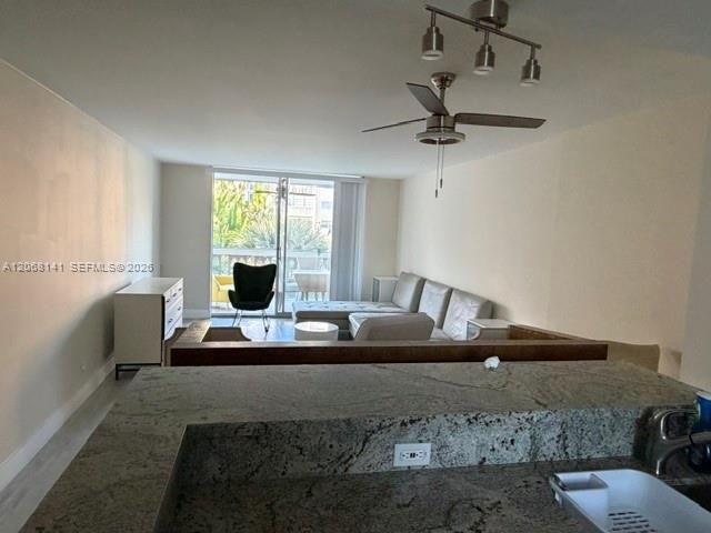901 NE 14th Ave , Unit 305, Hallandale Beach, FL 33009 Photo