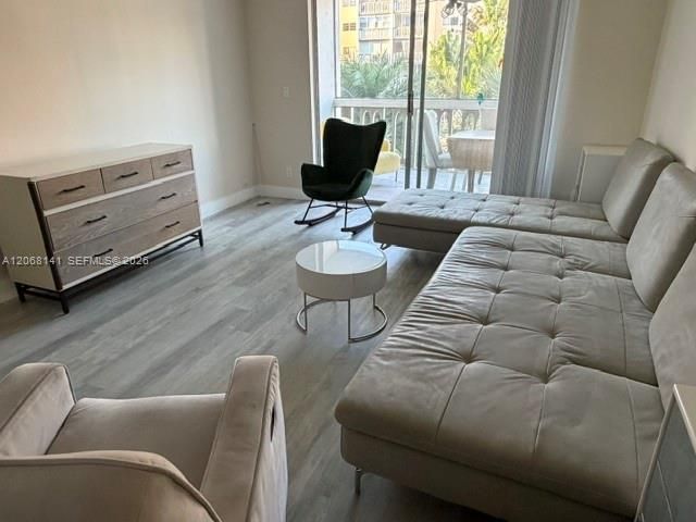 901 NE 14th Ave , Unit 305, Hallandale Beach, FL 33009 Photo