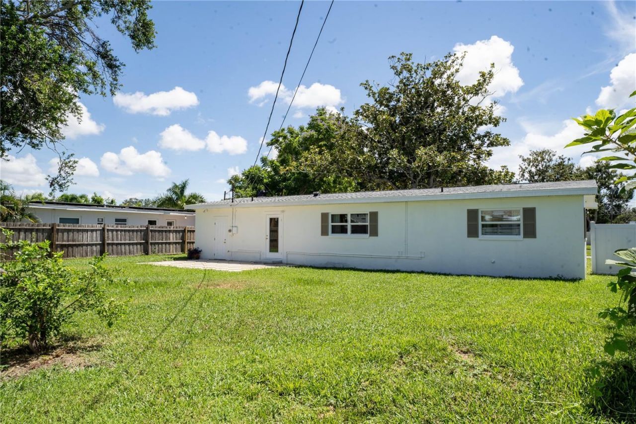 2090 76th Street N, Saint Petersburg, FL 33710 Photo