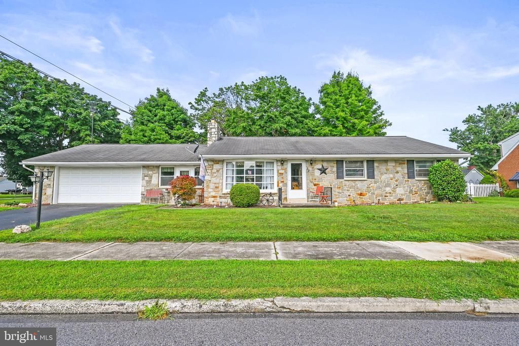 32 COLUMBUS AVENUE , LITTLESTOWN, PA 17340