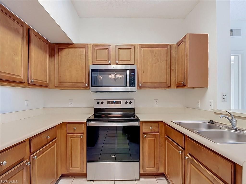 15585 Ocean Walk Cir, Unit 204, Fort Myers, FL 33908 Photo