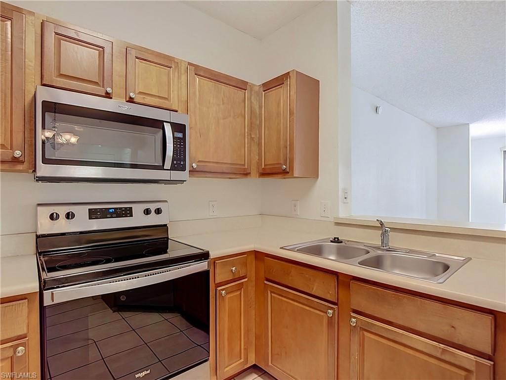 15585 Ocean Walk Cir, Unit 204, Fort Myers, FL 33908 Photo