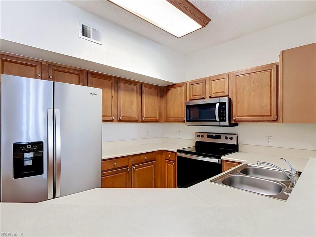 15585 Ocean Walk Cir, Unit 204, Fort Myers, FL 33908 Photo