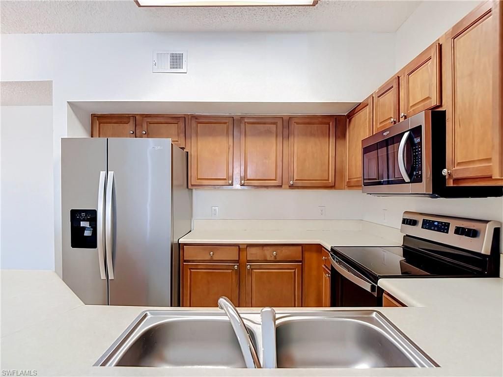 15585 Ocean Walk Cir, Unit 204, Fort Myers, FL 33908 Photo