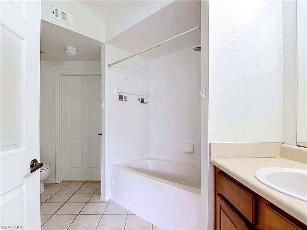 15585 Ocean Walk Cir, Unit 204, Fort Myers, FL 33908 Photo
