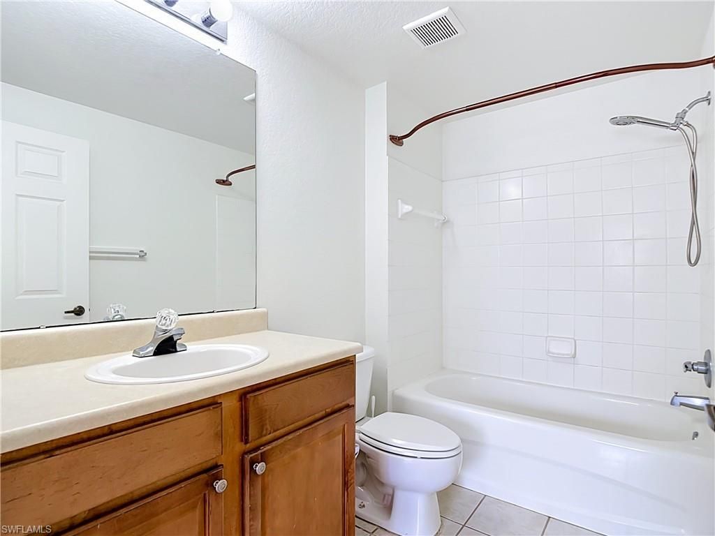 15585 Ocean Walk Cir, Unit 204, Fort Myers, FL 33908 Photo