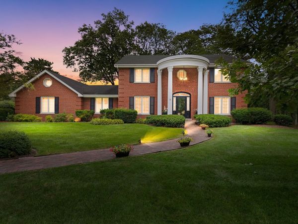 32 Chatham Lane , Oak Brook, IL 60523