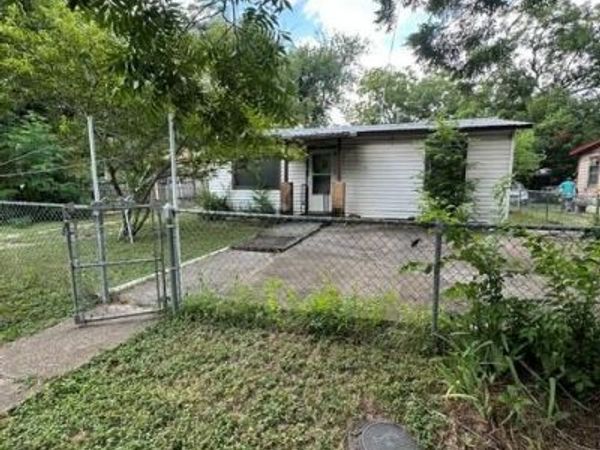 1127 Mark ST, Unit D, Austin, TX 78721