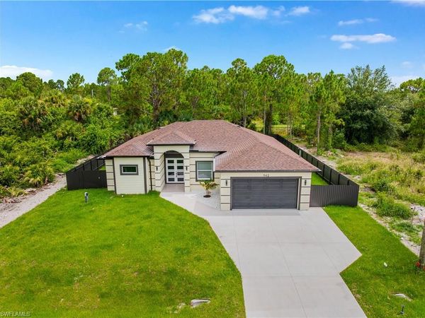 942 Kanuga ST E, LEHIGH ACRES, FL 33974