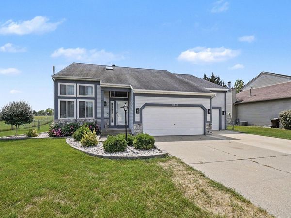 2444 Sunny Creek Street SE, Kentwood, MI 49508