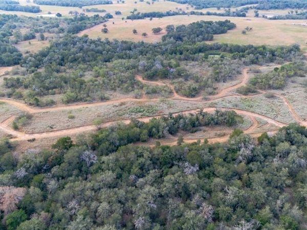 3695 E Hwy 97, Gonzales, TX 78629