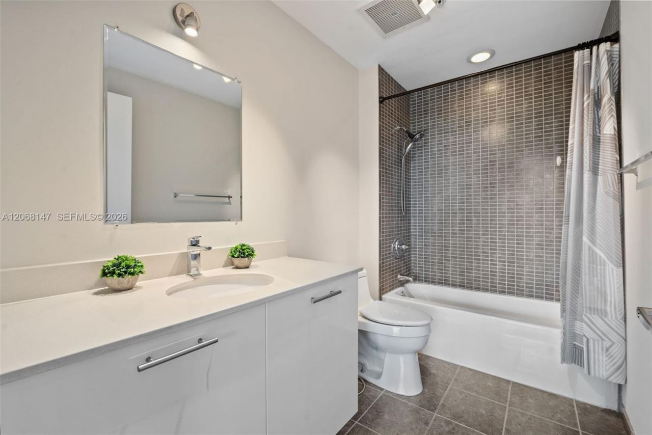3470 E Coast Ave , Unit H0302, Miami, FL 33137 Photo