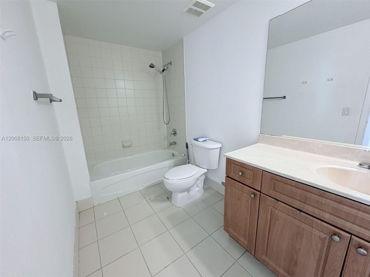 2600 SW 27th Ave , Unit 1004, Miami, FL 33133 Photo