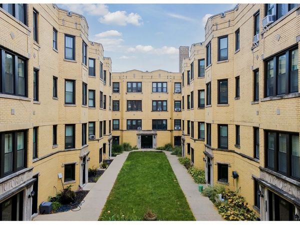 3819.5 N Greenview Avenue , Unit 2W, Chicago, IL 60613