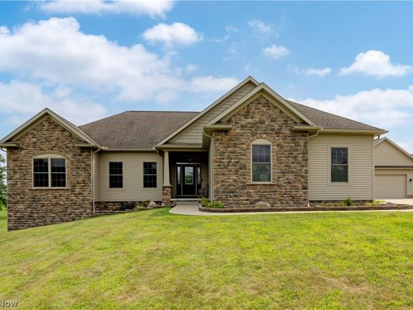 212 Cardington Lane, Burbank, OH 44214