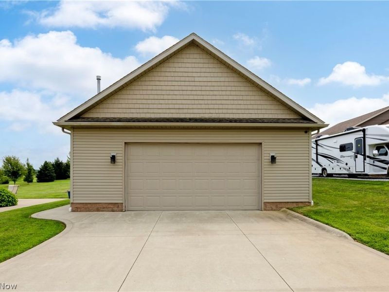 212 Cardington Lane, Burbank, OH 44214 Photo 3