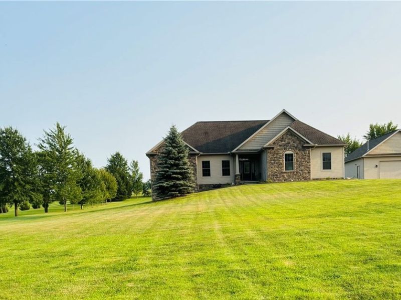 212 Cardington Lane, Burbank, OH 44214 Photo 4